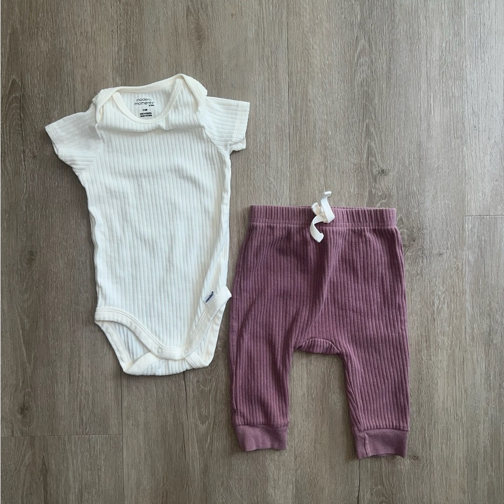 Modern Moments by Gerber Baby Bodysuit & Pant Set.